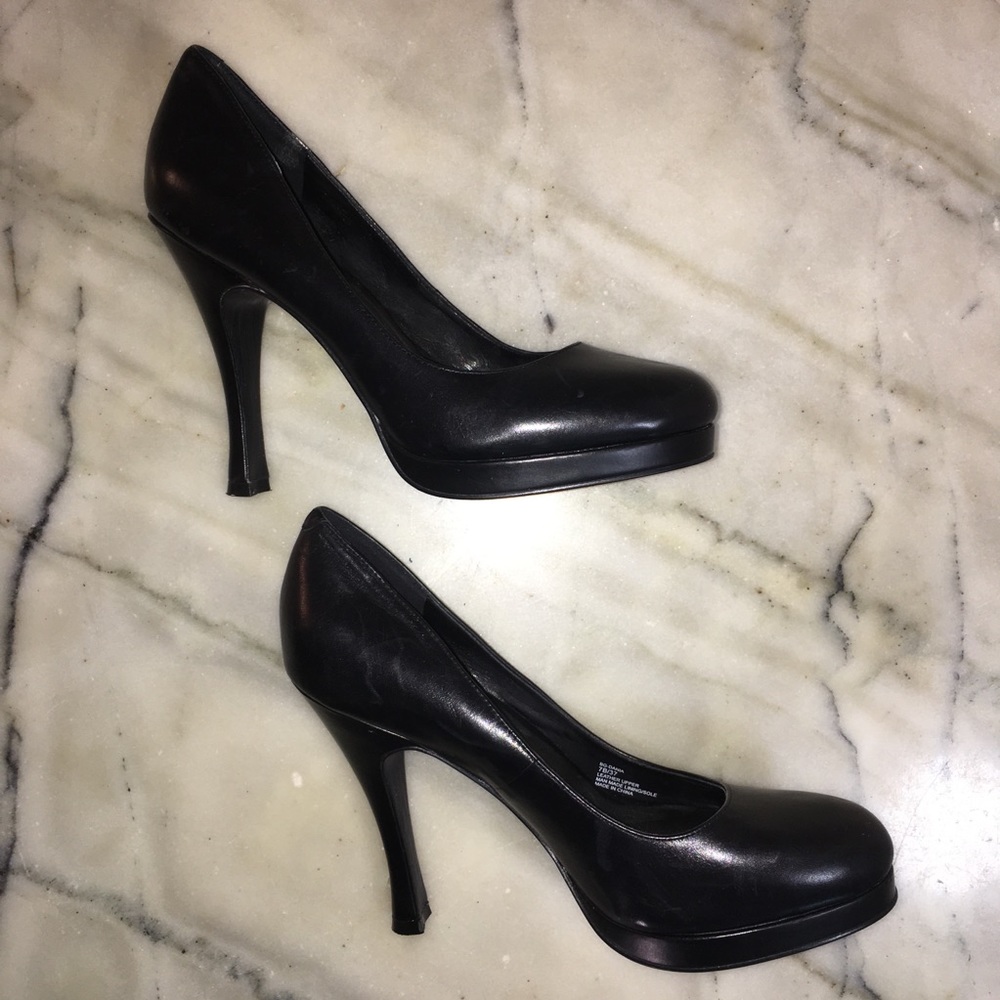 BCBGeneration Black Platform Heels 👠